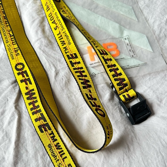 Off white industrial belt - Picture 3 of 3